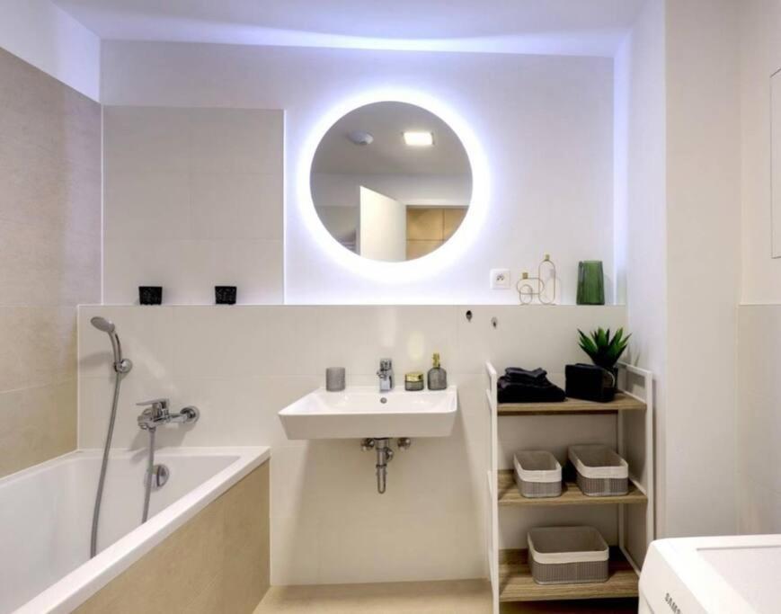 Klinger Apartment Bratislava Eksteriør billede
